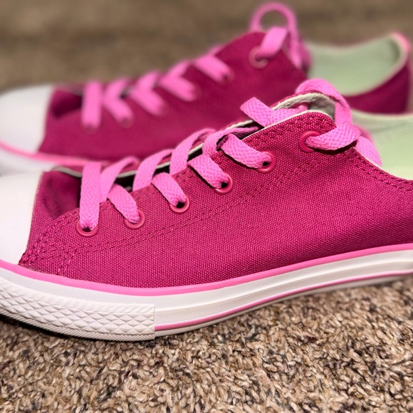 Converse All Star Pink Low Top Sneakers 🩷Size 5 Youth 🩷 7 Women - Picture 5 of 10